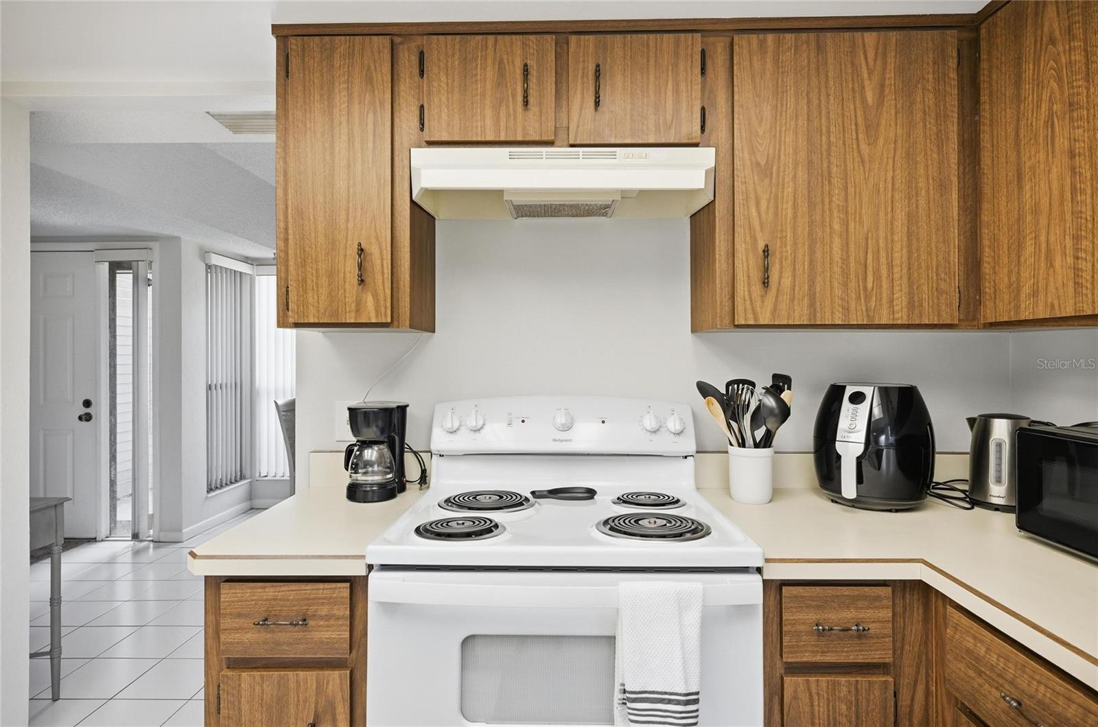 Image 26 of 74 For 31 Oxford Lane