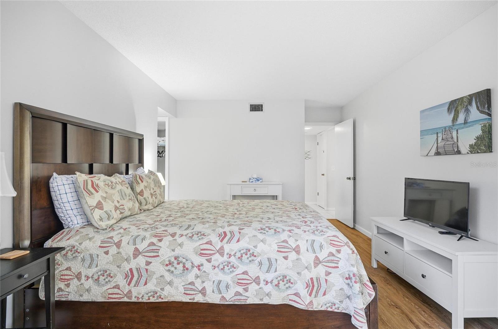 Image 30 of 74 For 31 Oxford Lane