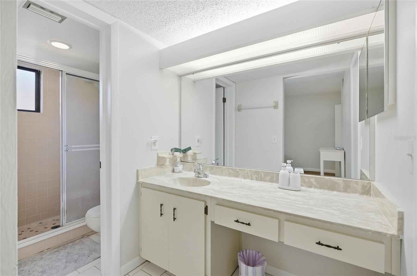 Image 32 of 74 For 31 Oxford Lane