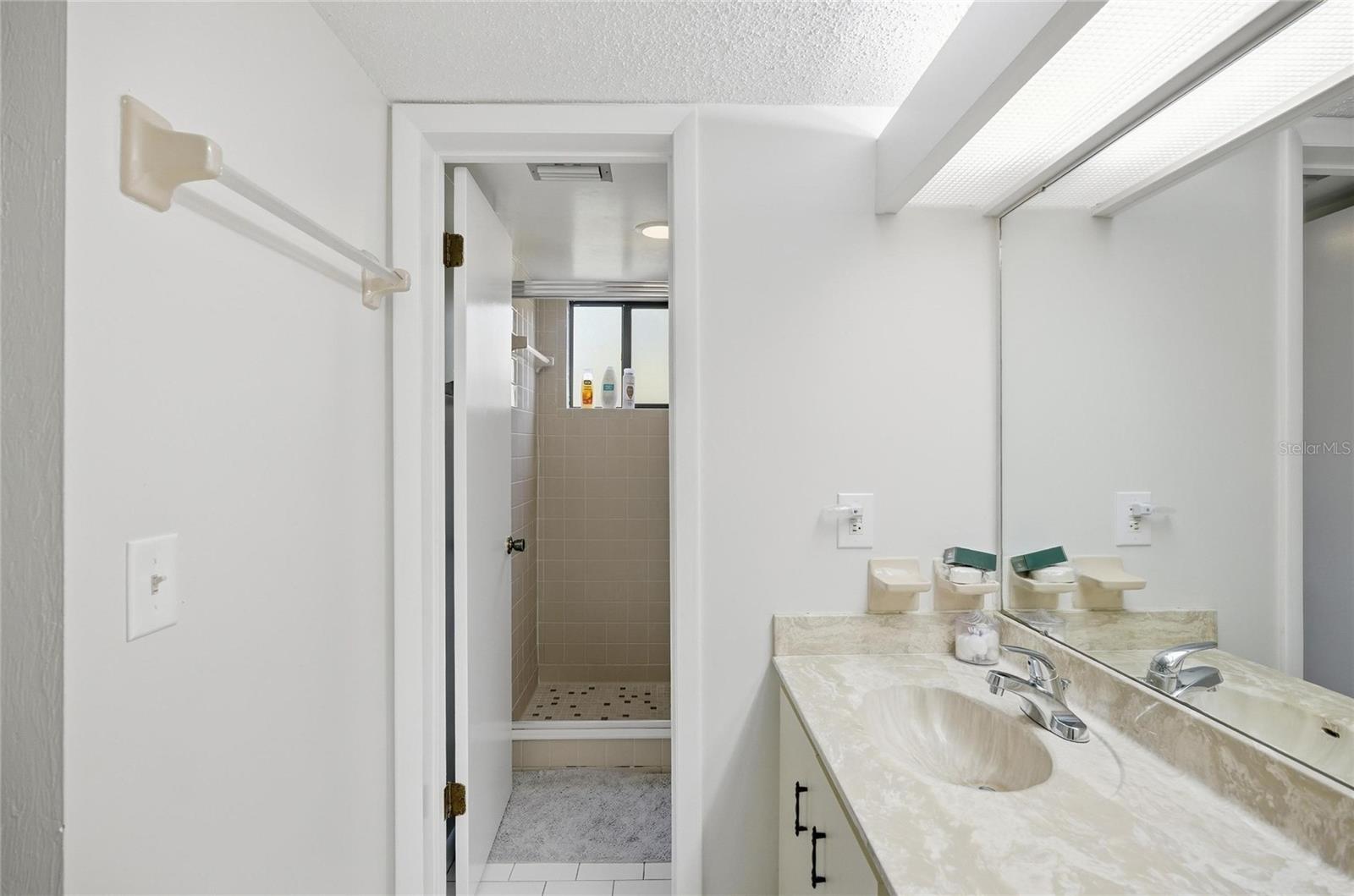 Image 35 of 74 For 31 Oxford Lane