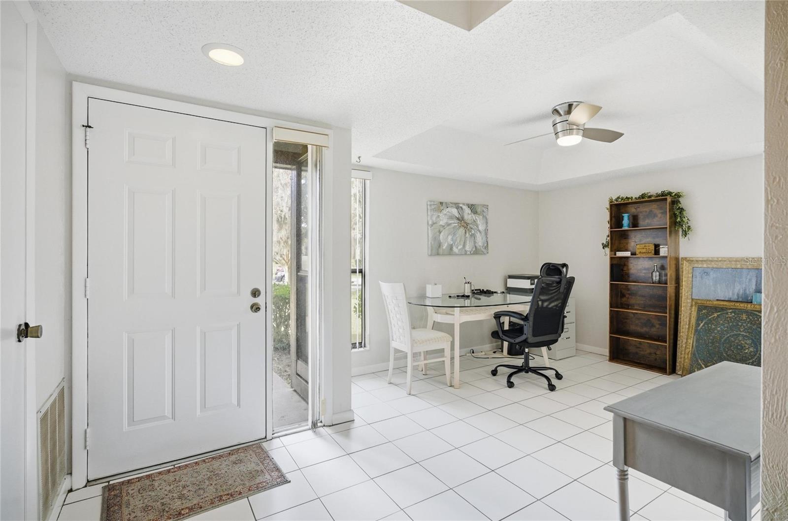 Image 4 of 74 For 31 Oxford Lane