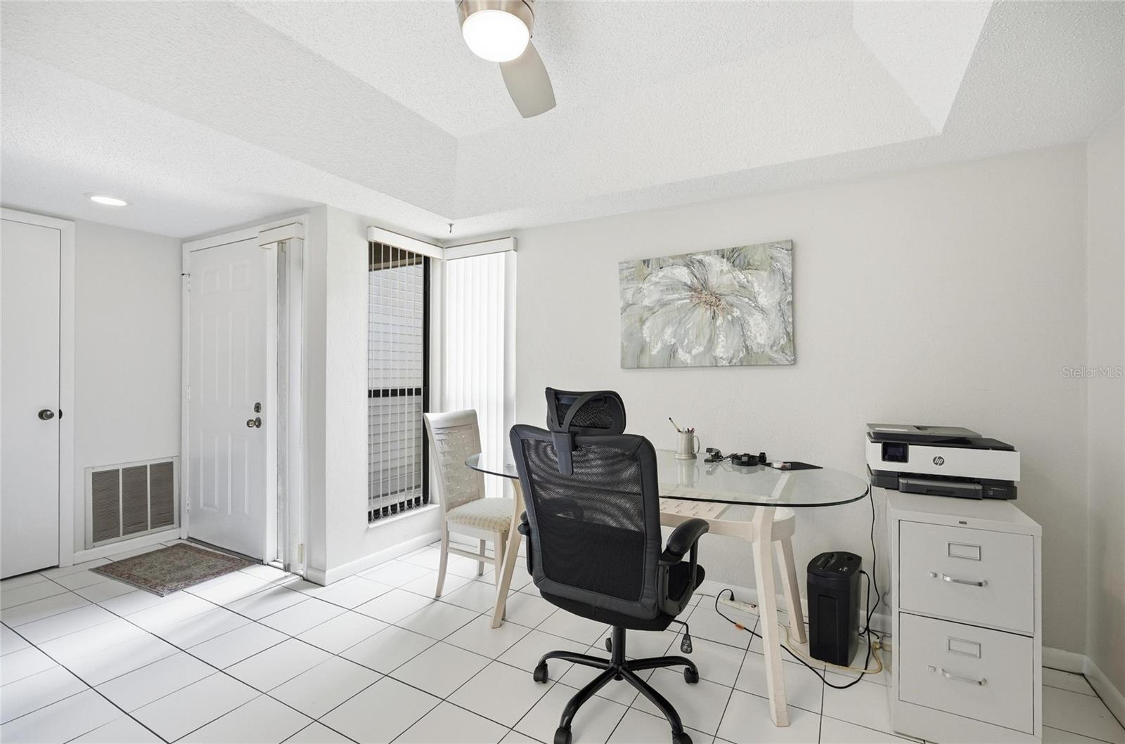 Image 5 of 74 For 31 Oxford Lane