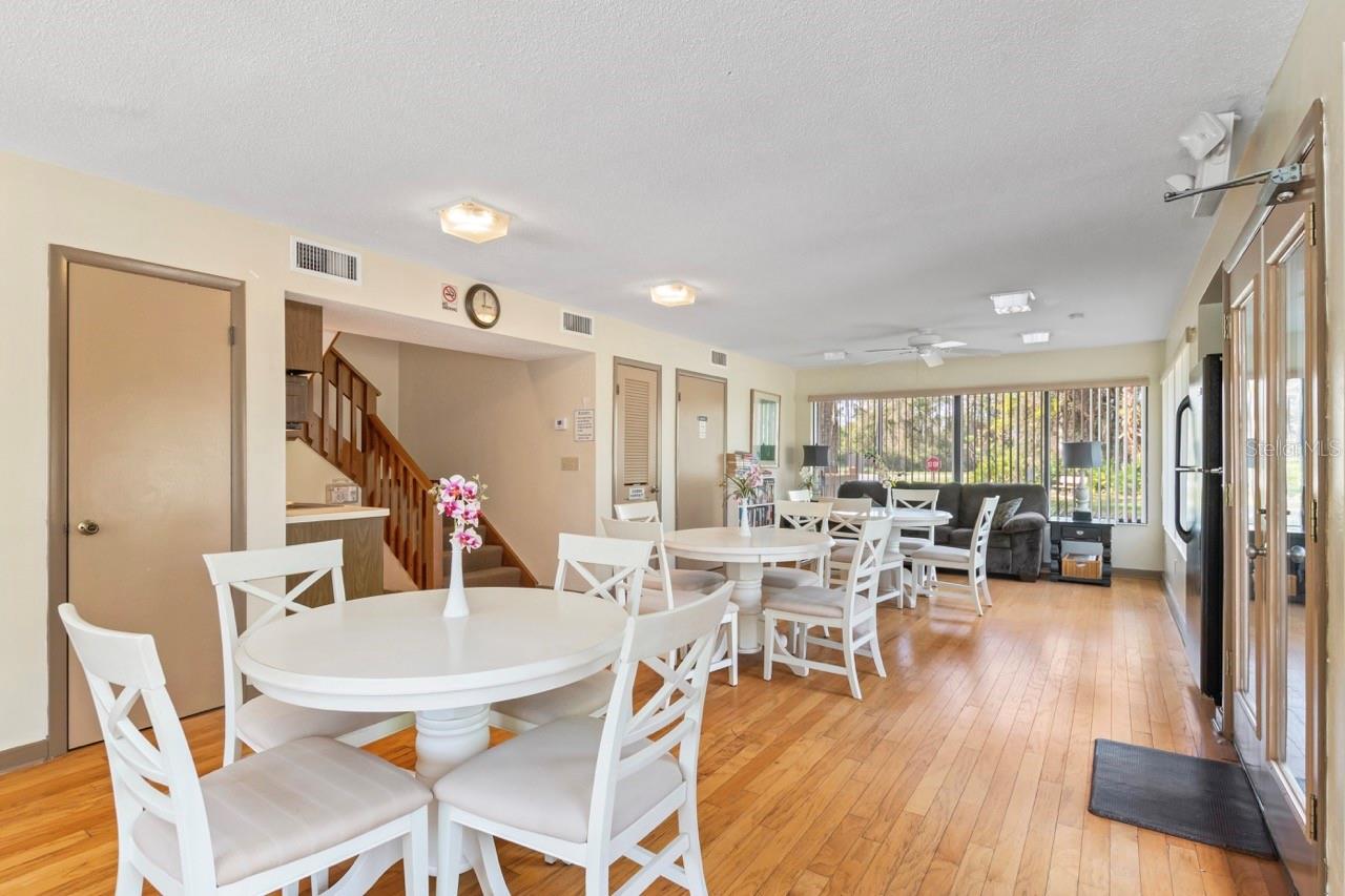 Image 52 of 74 For 31 Oxford Lane