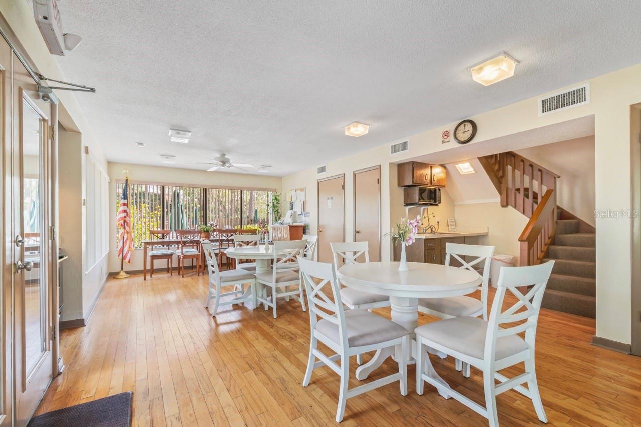 Image 55 of 74 For 31 Oxford Lane