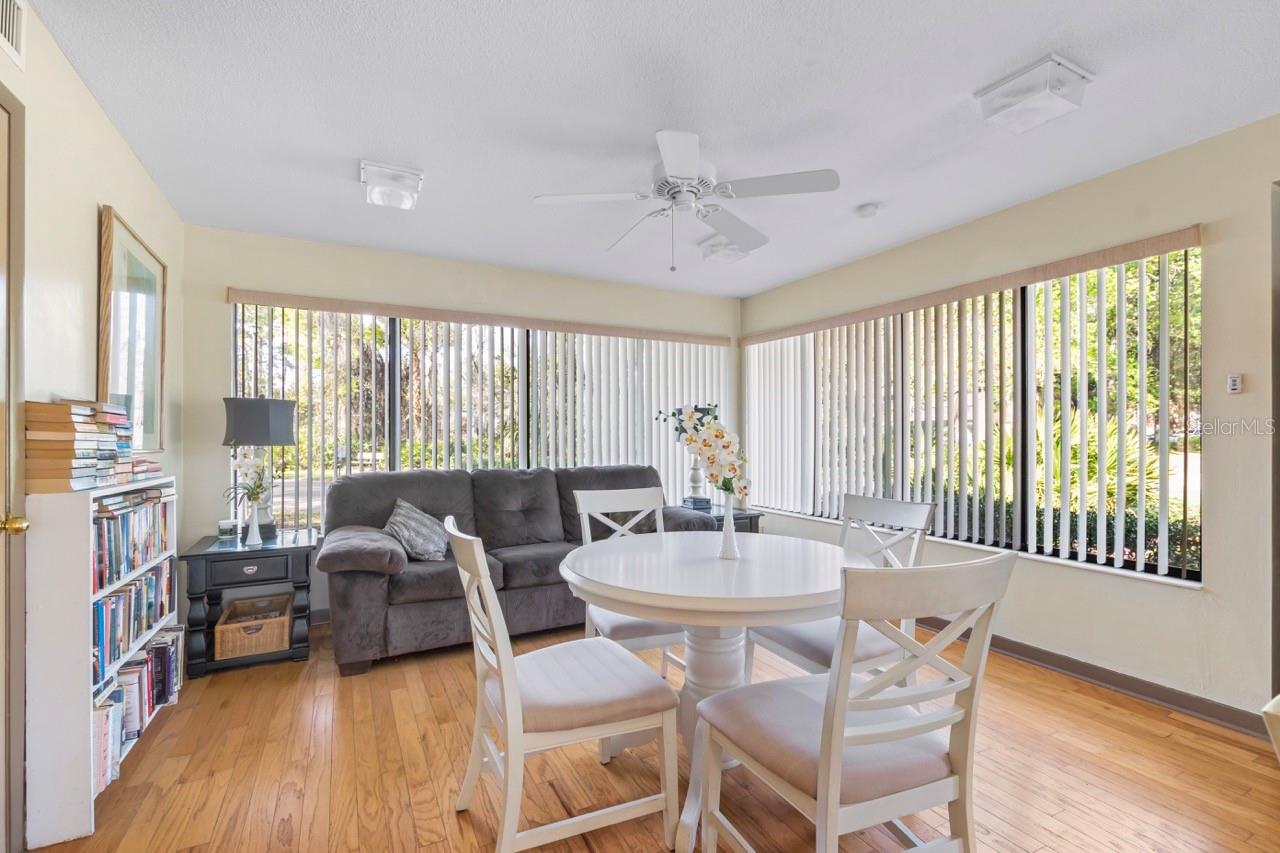 Image 57 of 74 For 31 Oxford Lane