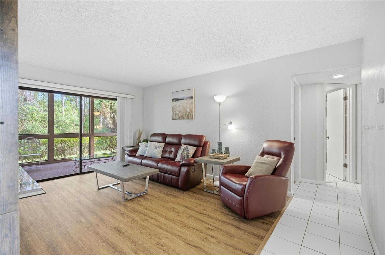 Image 6 of 74 For 31 Oxford Lane