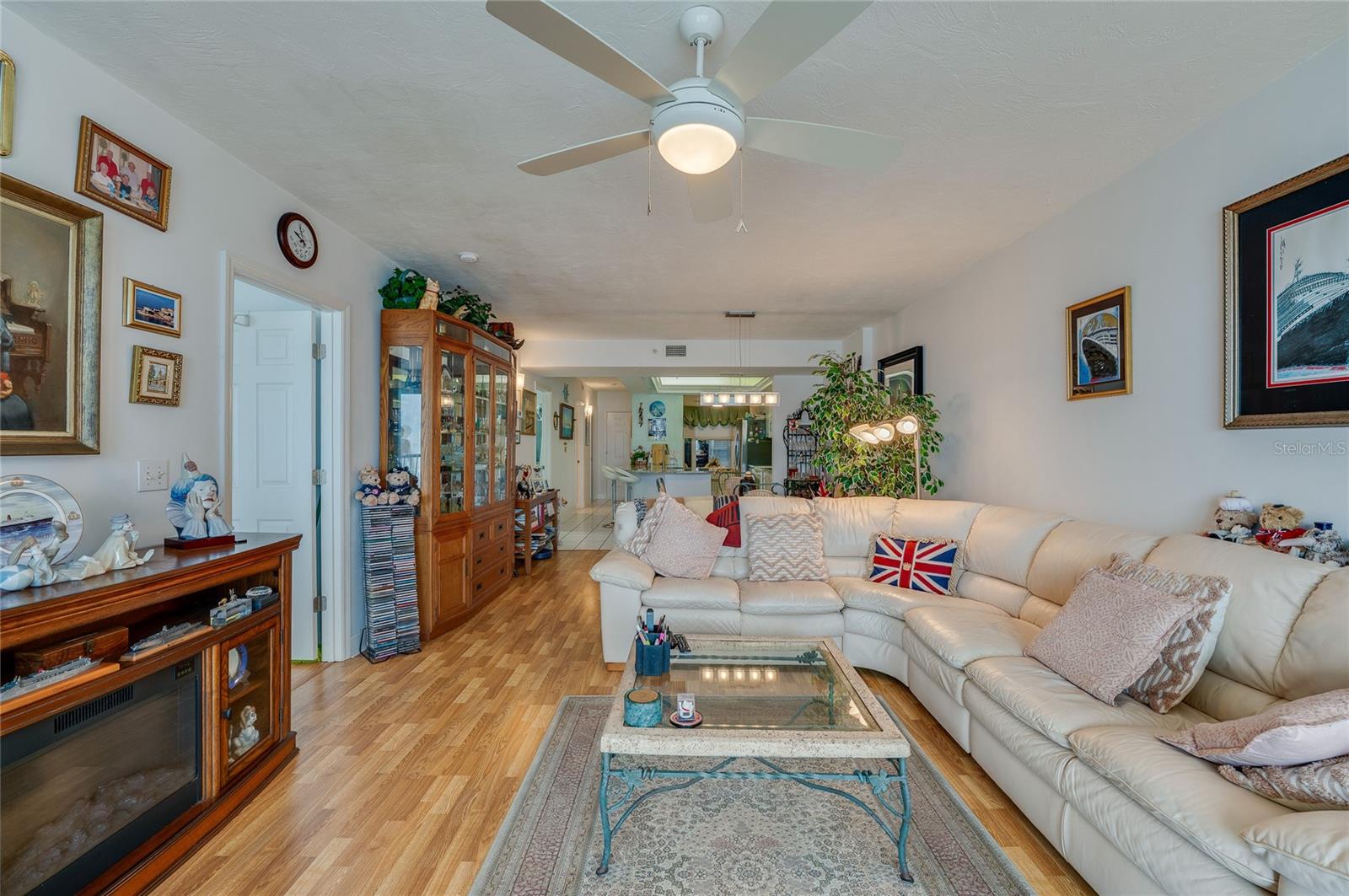 Image 15 of 31 For 4565 Atlantic Avenue 5708