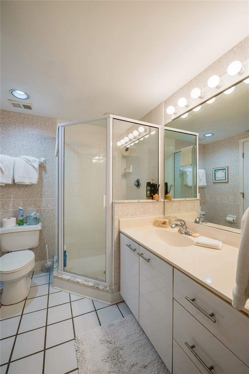 Image 20 of 31 For 4565 Atlantic Avenue 5708