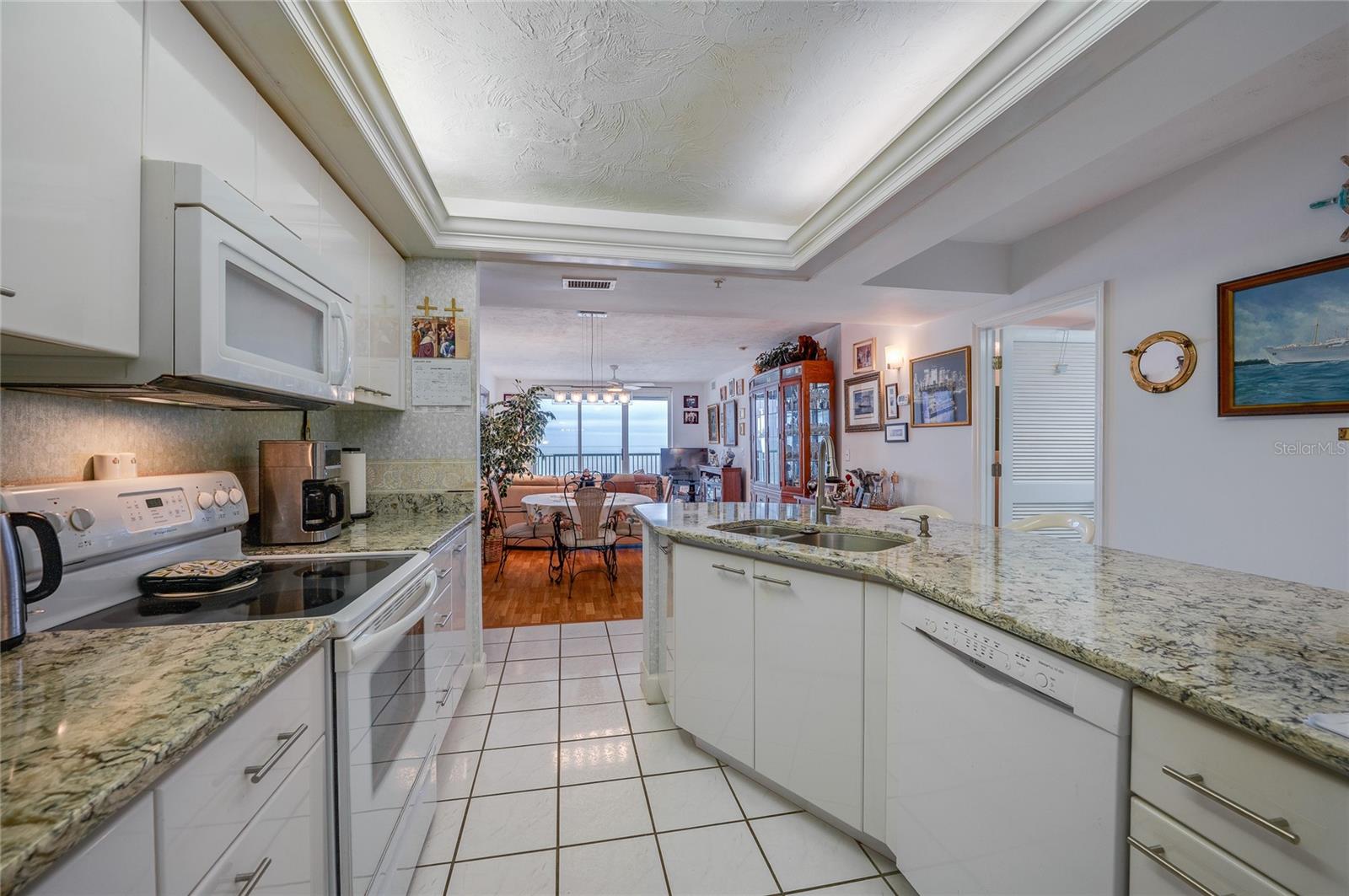 Image 7 of 31 For 4565 Atlantic Avenue 5708