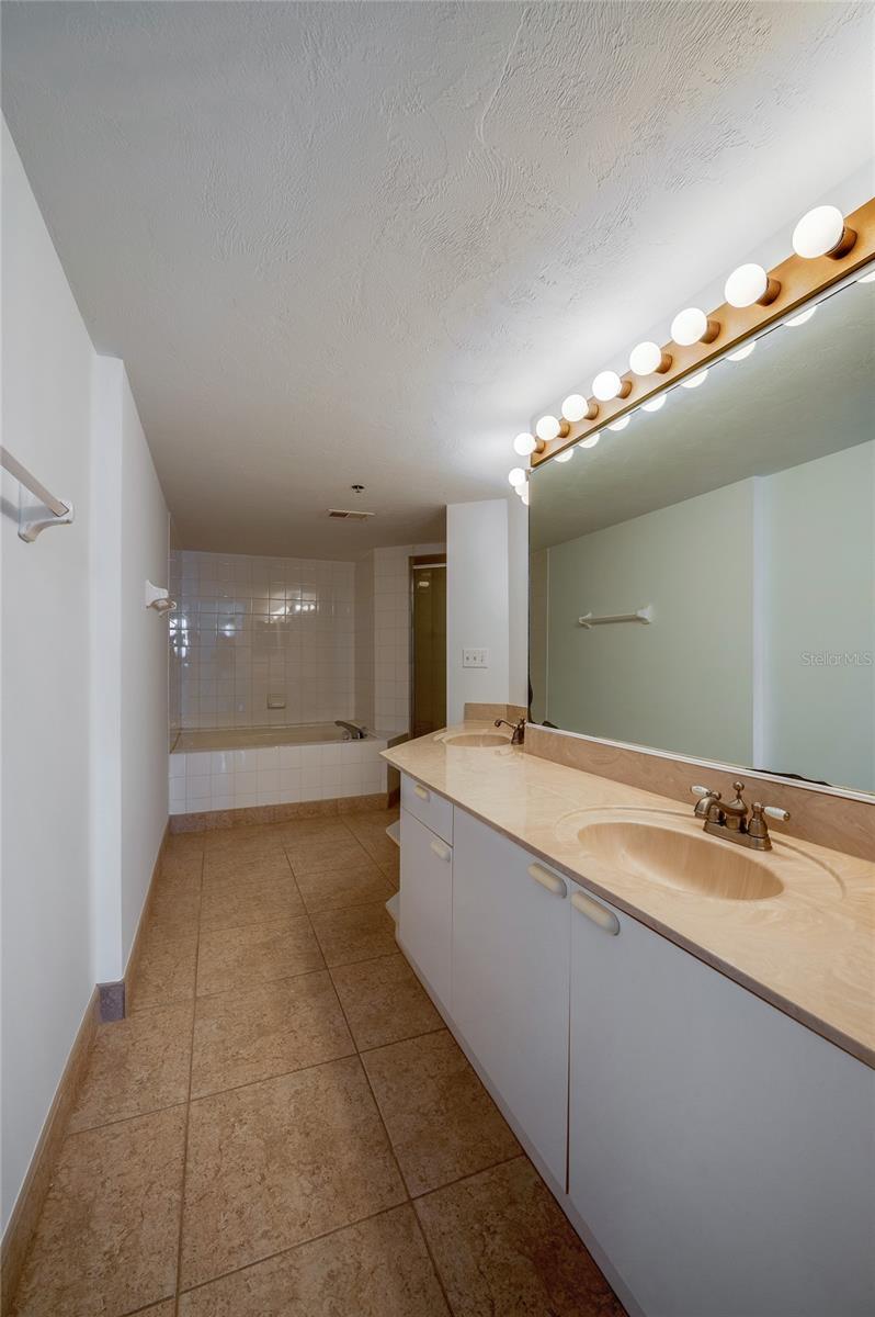 Image 19 of 40 For 4545 Atlantic Avenue 3506