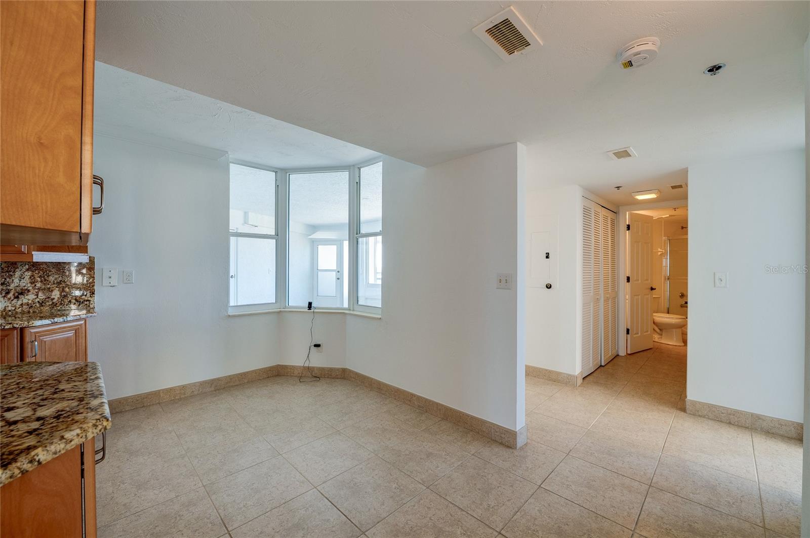 Image 5 of 40 For 4545 Atlantic Avenue 3506