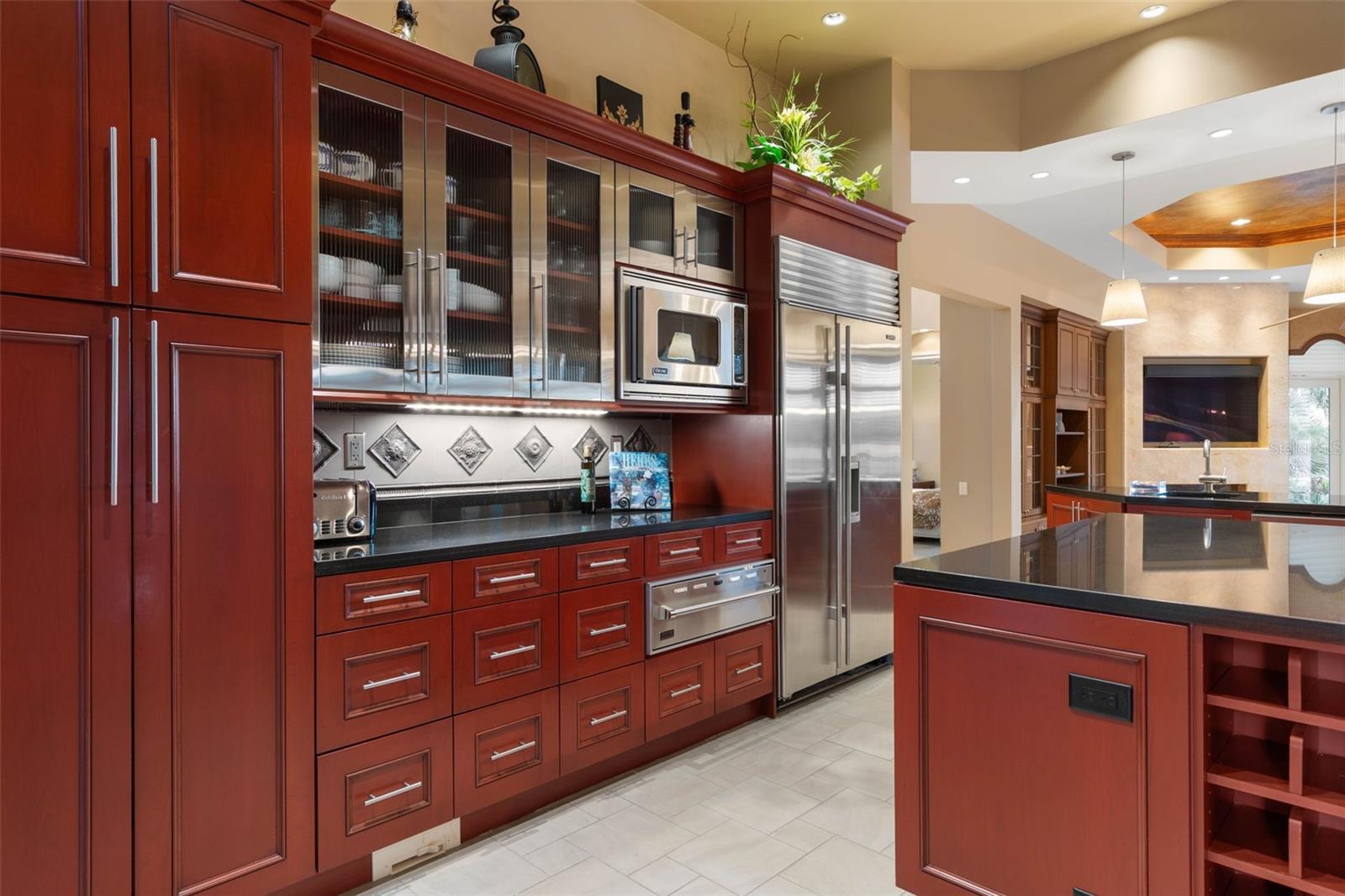 Image 19 of 100 For 131 Island Estates Parkway