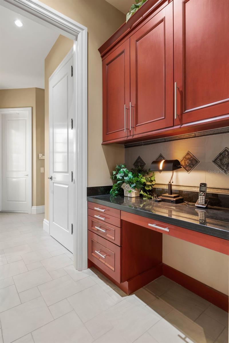 Image 21 of 100 For 131 Island Estates Parkway