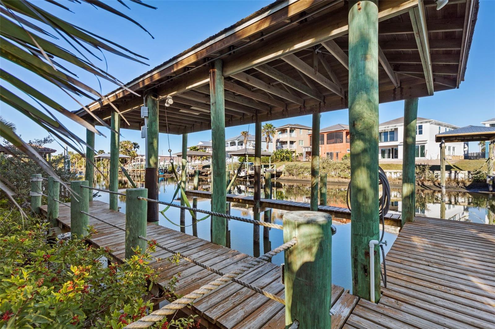 Image 8 of 100 For 131 Island Estates Parkway