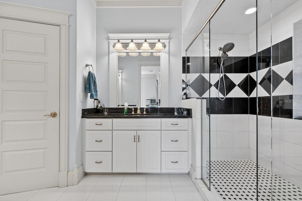 Image 25 of 65 For 29 Oak View Circle E