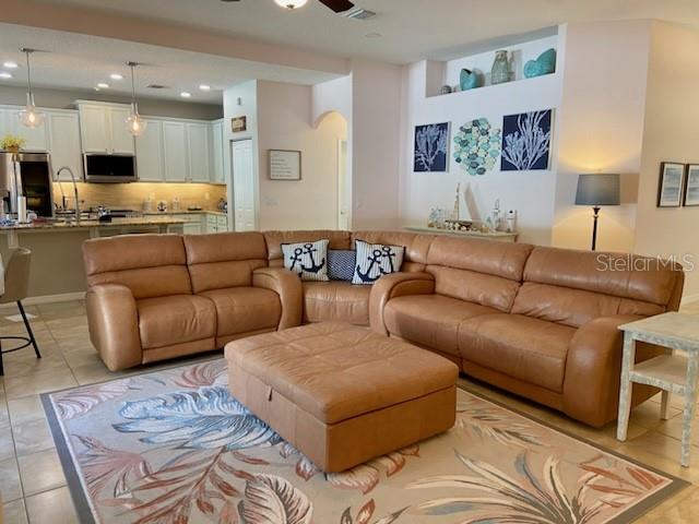 Image 15 of 46 For 15 Pineapple Drive