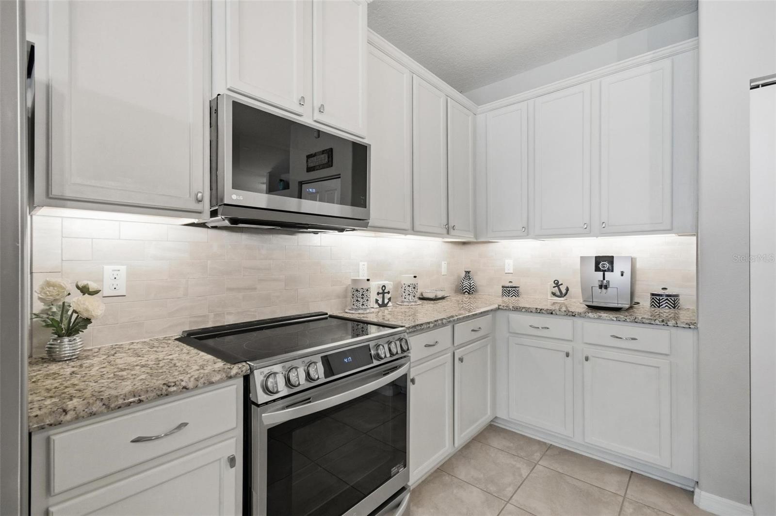 Image 21 of 46 For 15 Pineapple Drive