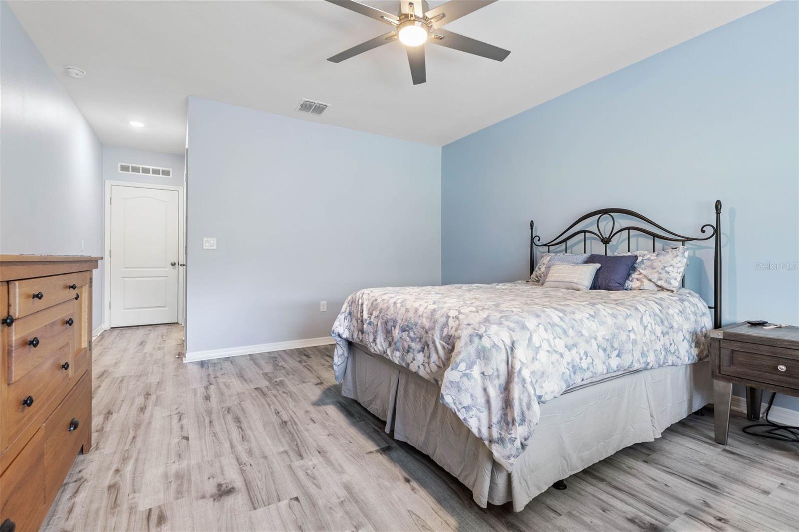 Image 23 of 53 For 277 Sunset Point Drive