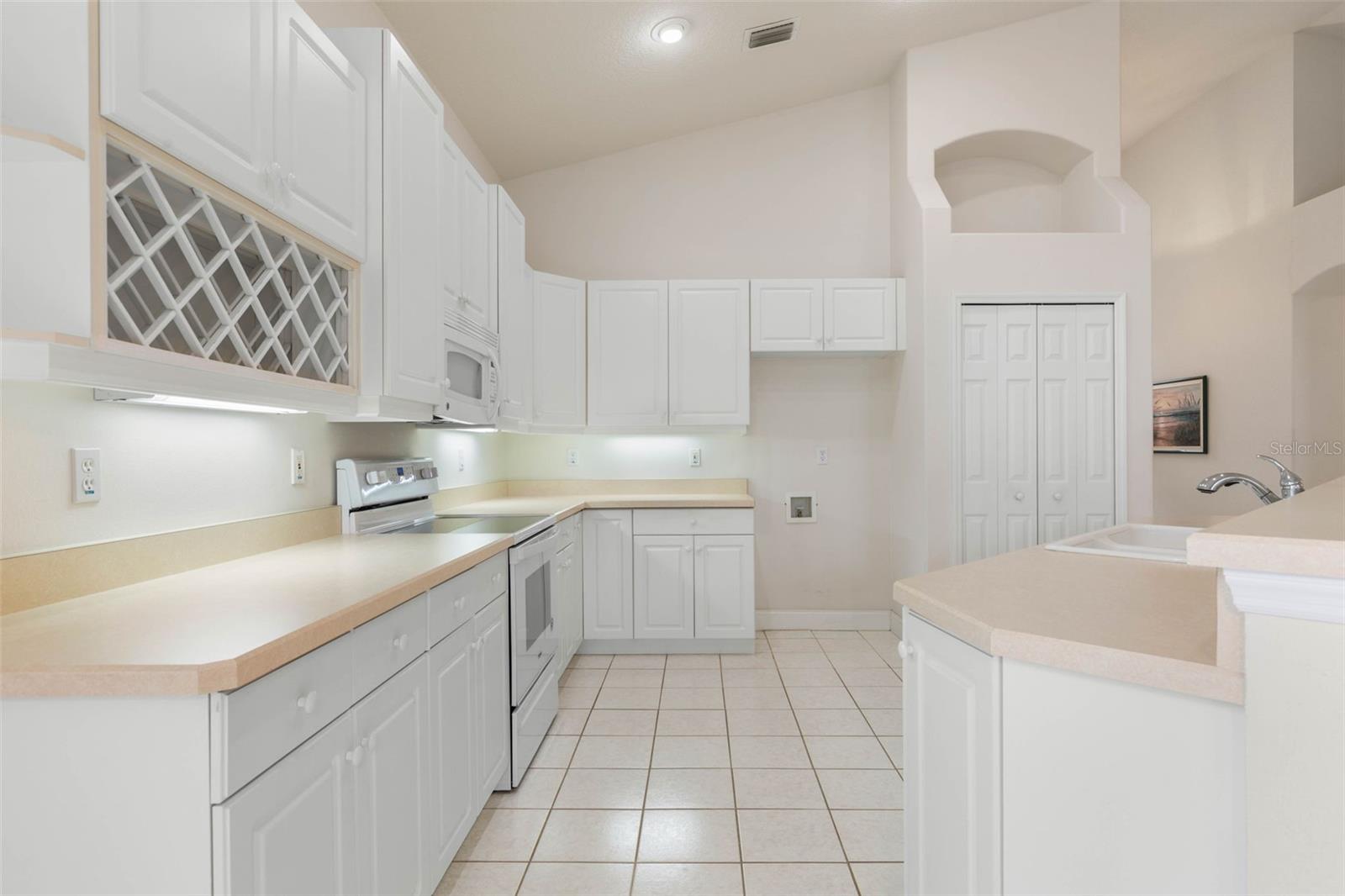 Image 10 of 49 For 24 Essex Lane