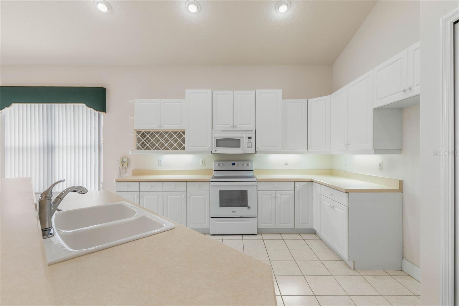 Image 12 of 49 For 24 Essex Lane