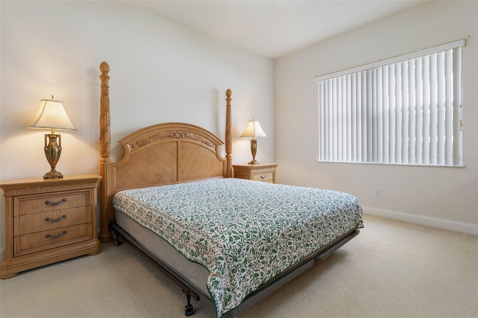 Image 19 of 49 For 24 Essex Lane