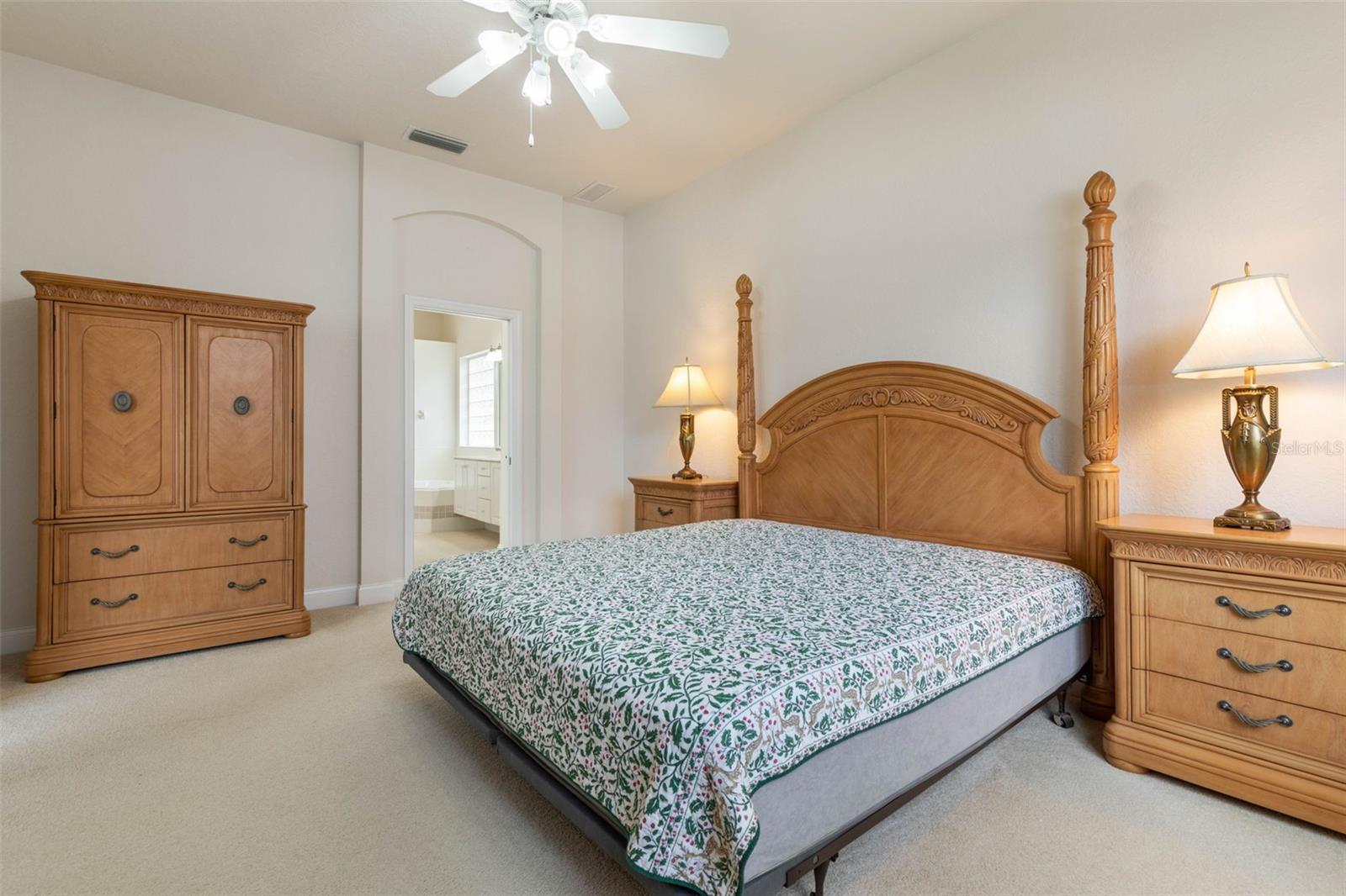 Image 21 of 49 For 24 Essex Lane