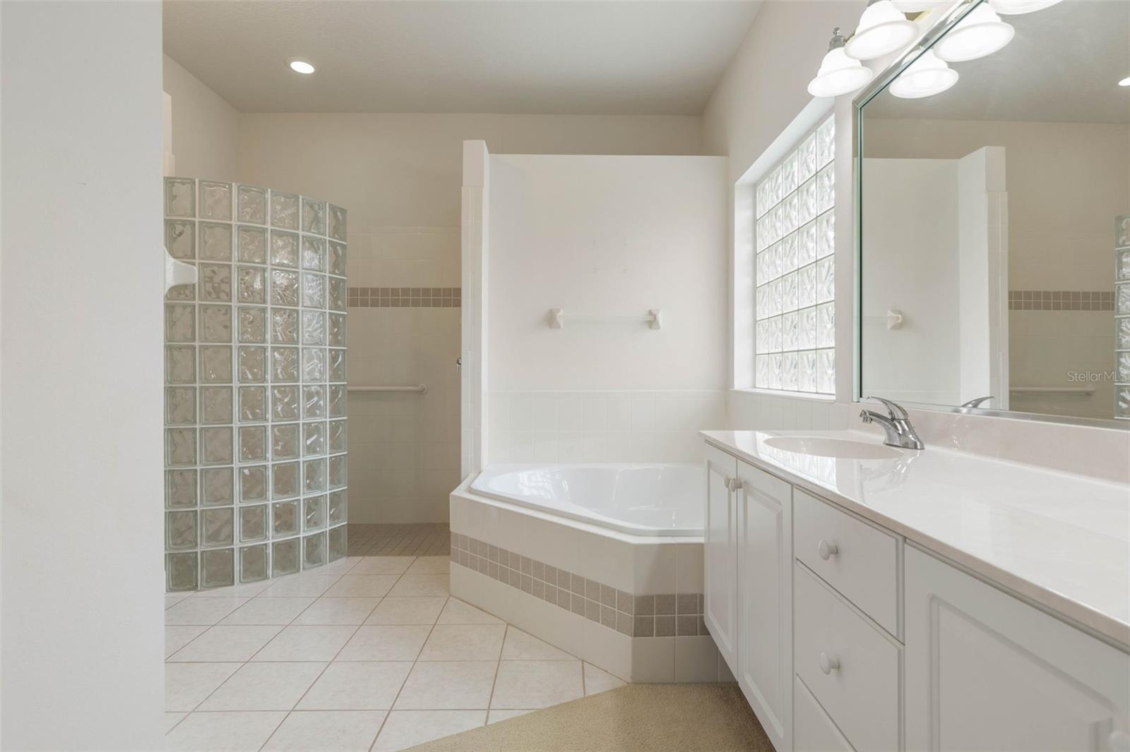 Image 22 of 49 For 24 Essex Lane