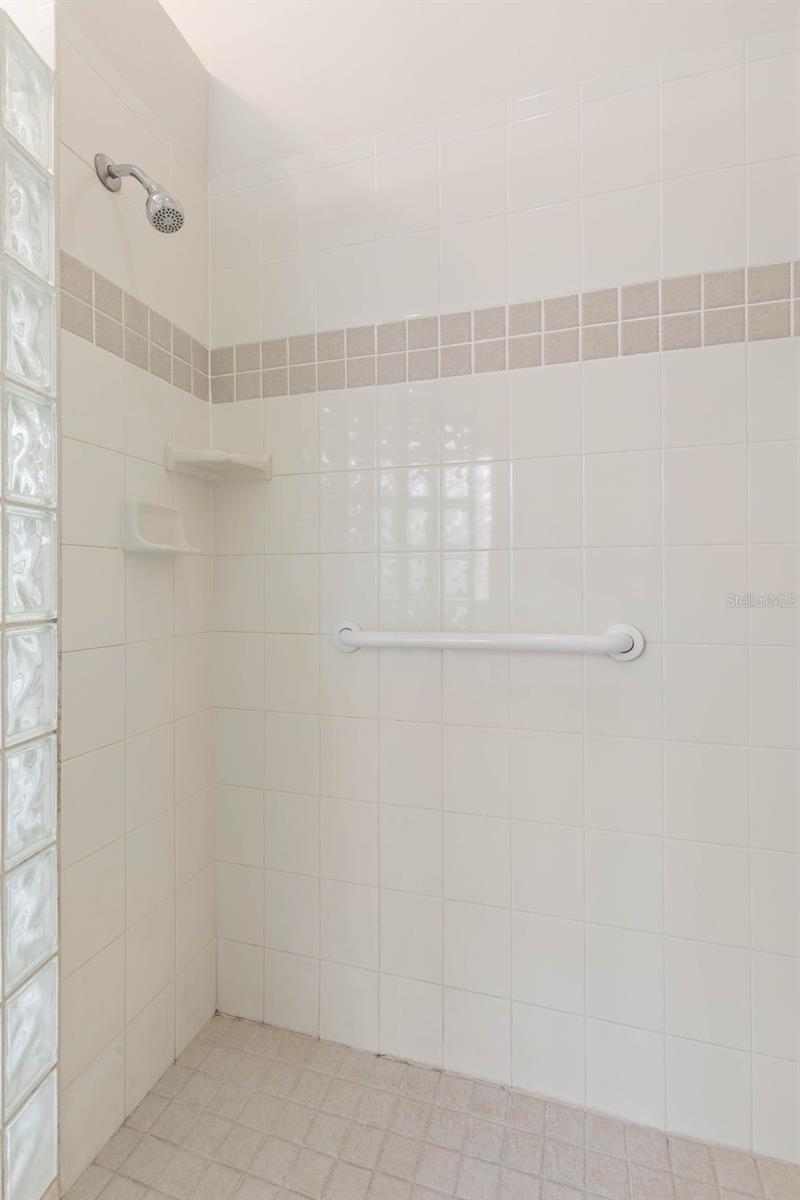 Image 24 of 49 For 24 Essex Lane