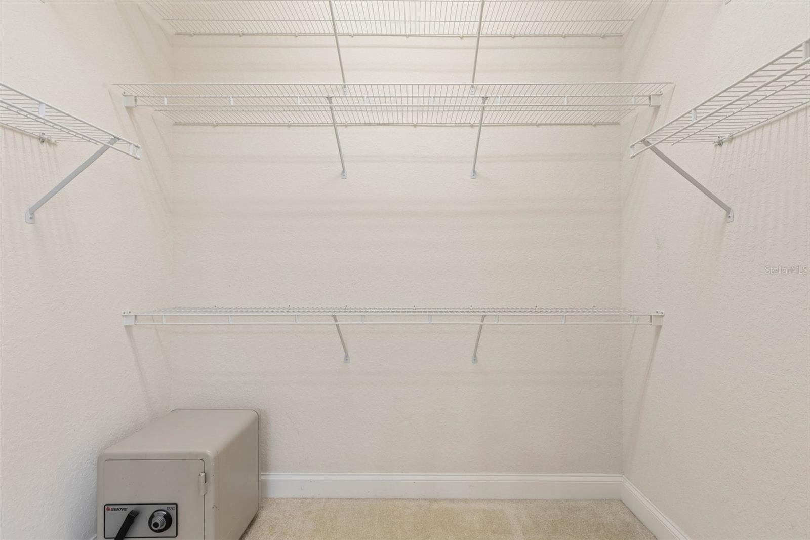 Image 26 of 49 For 24 Essex Lane