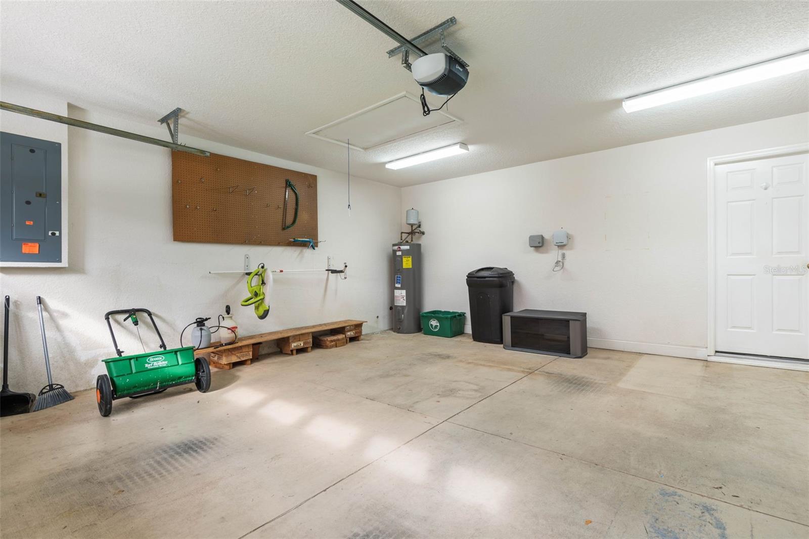 Image 38 of 49 For 24 Essex Lane