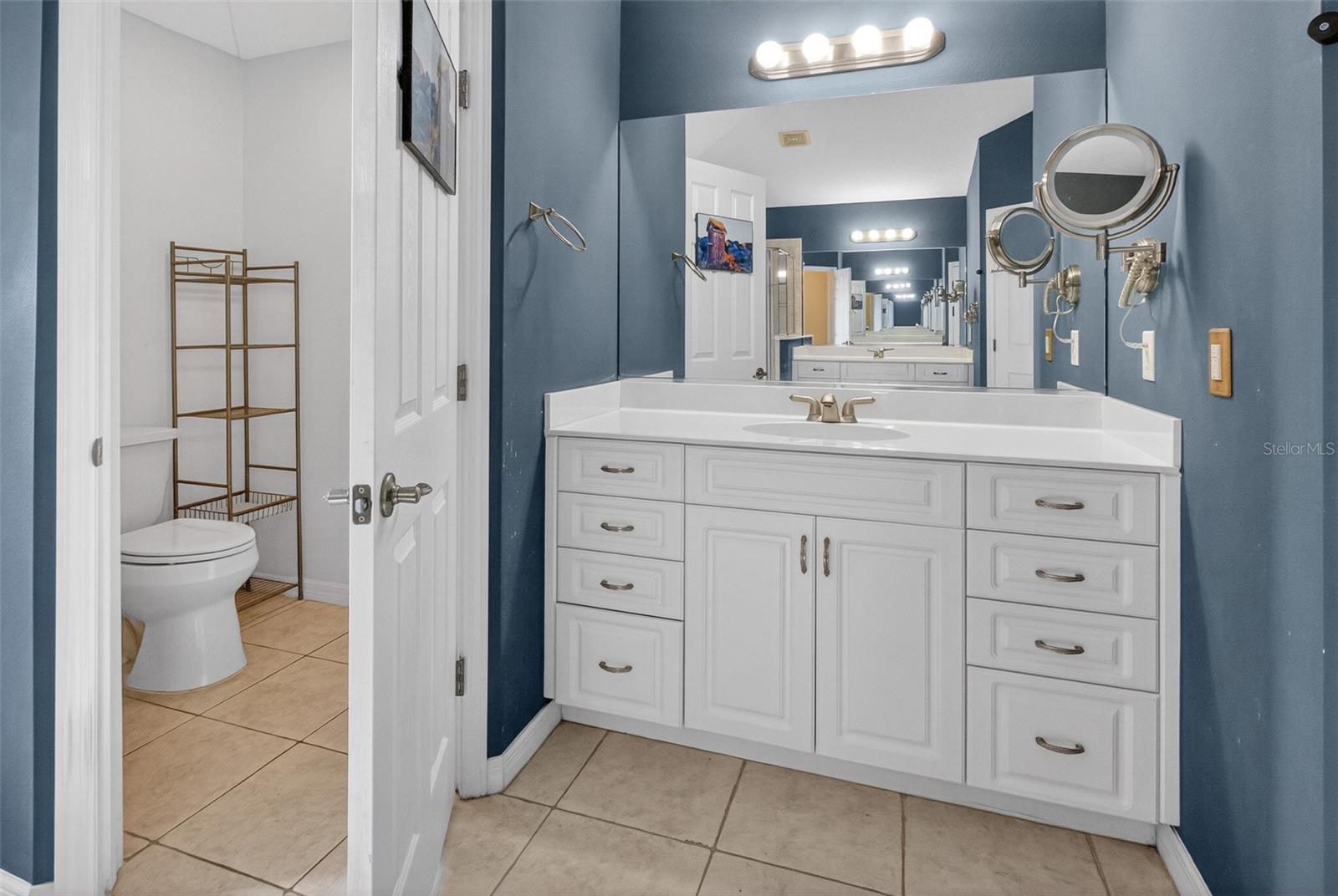 Image 23 of 50 For 18 Lewiston Court