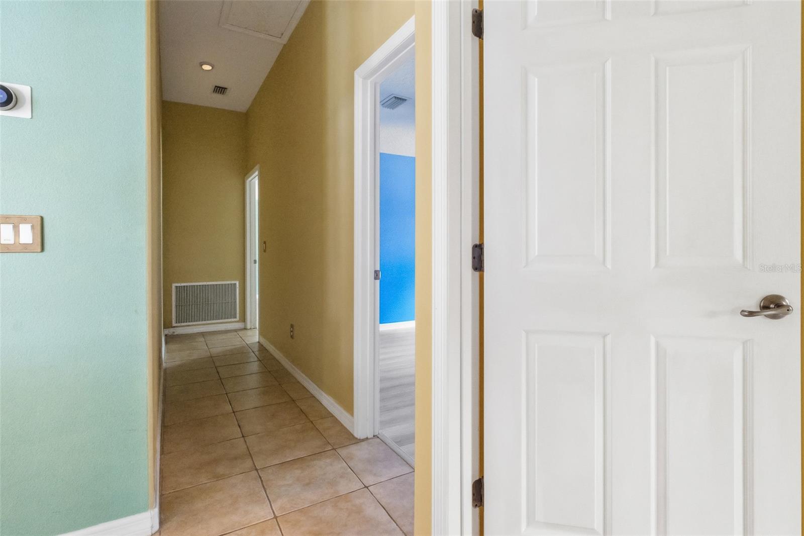 Image 27 of 50 For 18 Lewiston Court