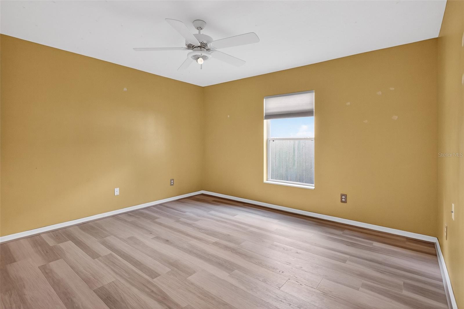 Image 30 of 50 For 18 Lewiston Court