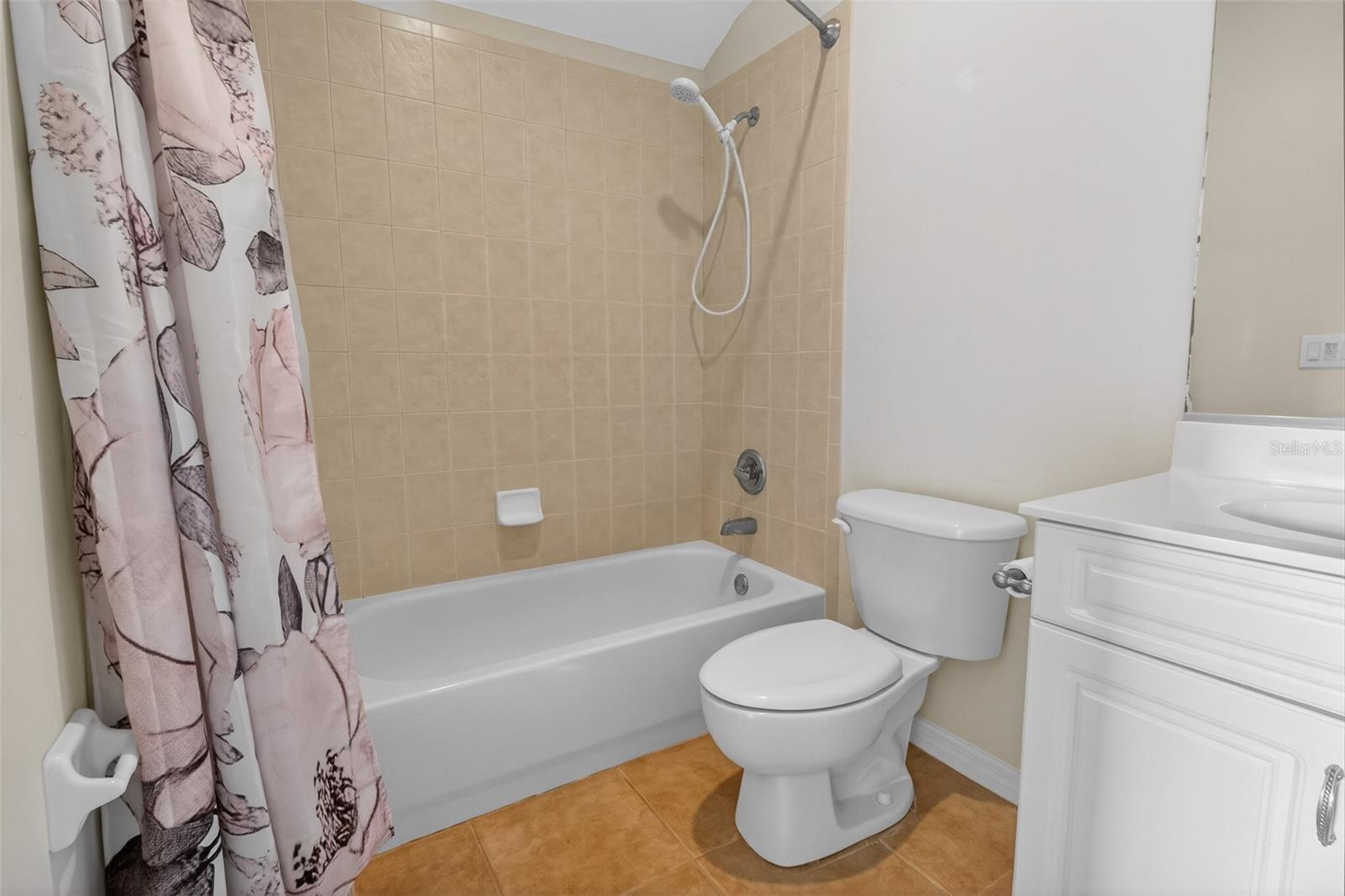 Image 33 of 50 For 18 Lewiston Court