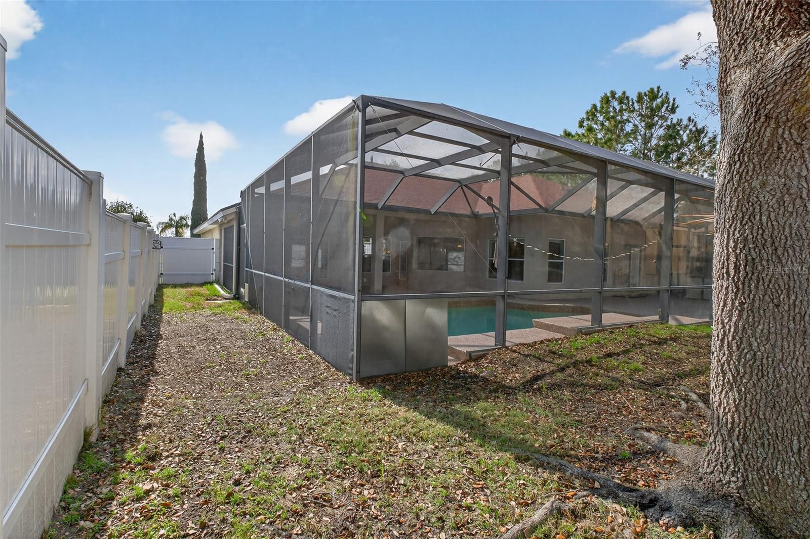 Image 42 of 50 For 18 Lewiston Court