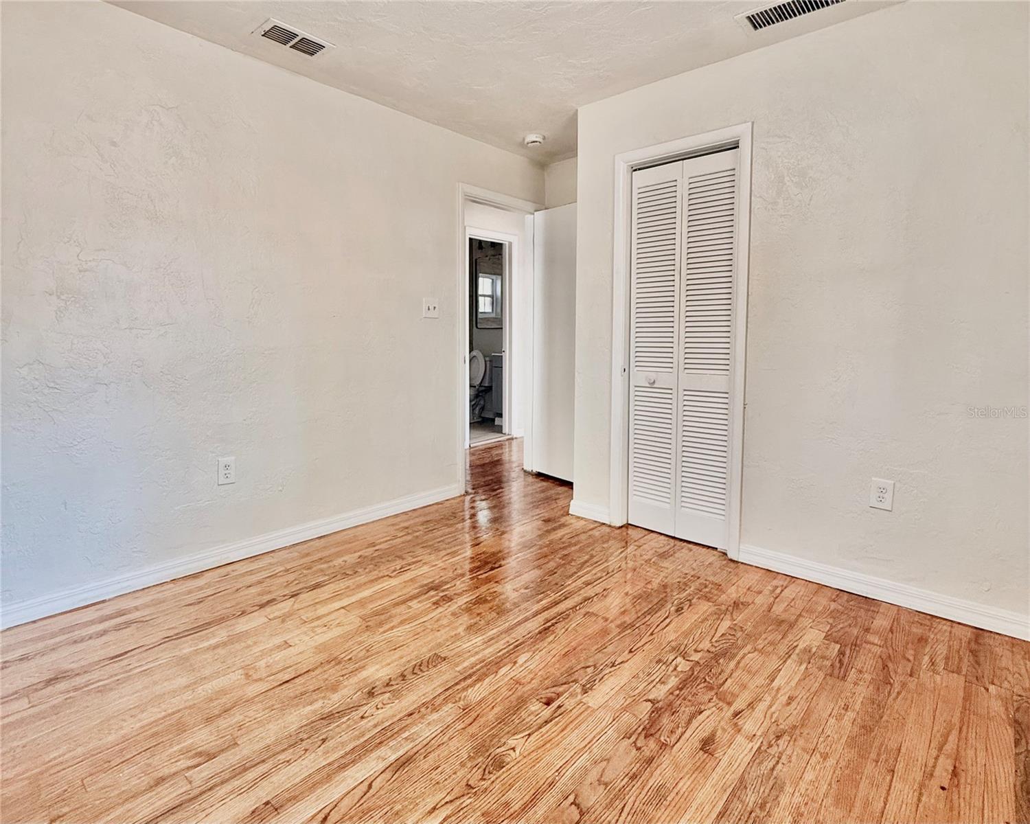 Image 13 of 41 For 821 22nd Terrace