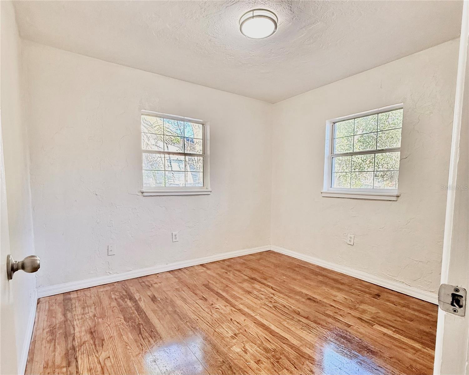 Image 14 of 41 For 821 22nd Terrace