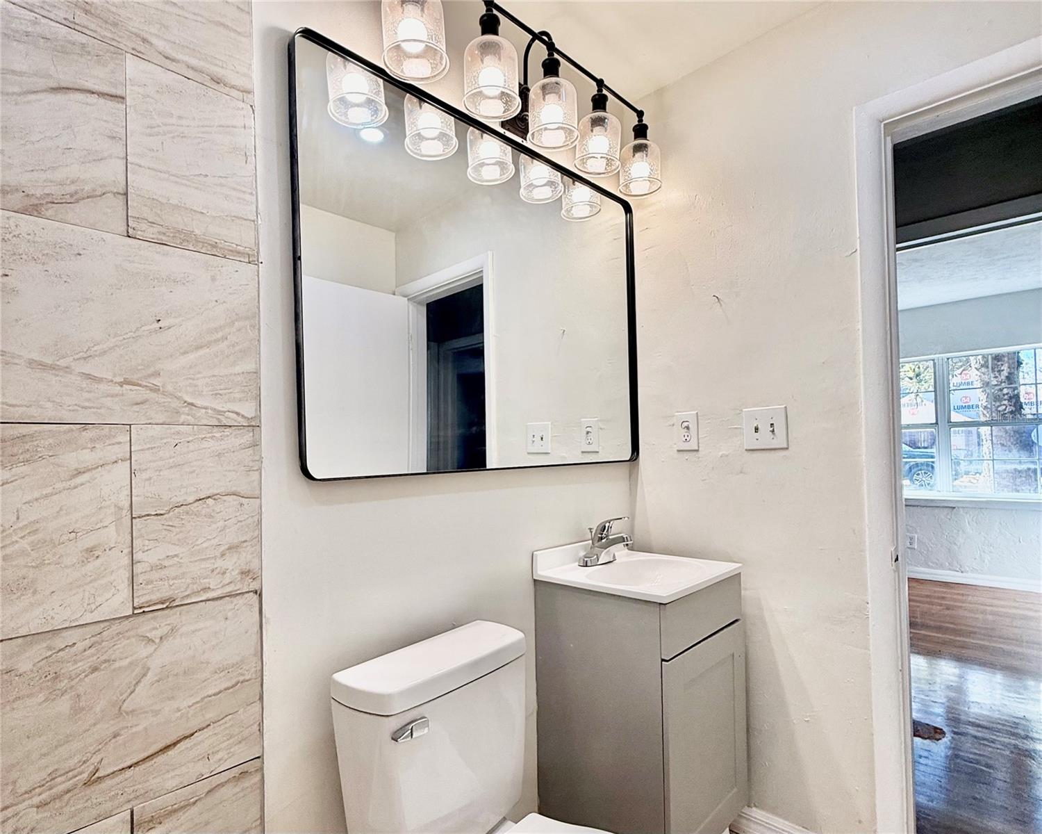 Image 17 of 41 For 821 22nd Terrace