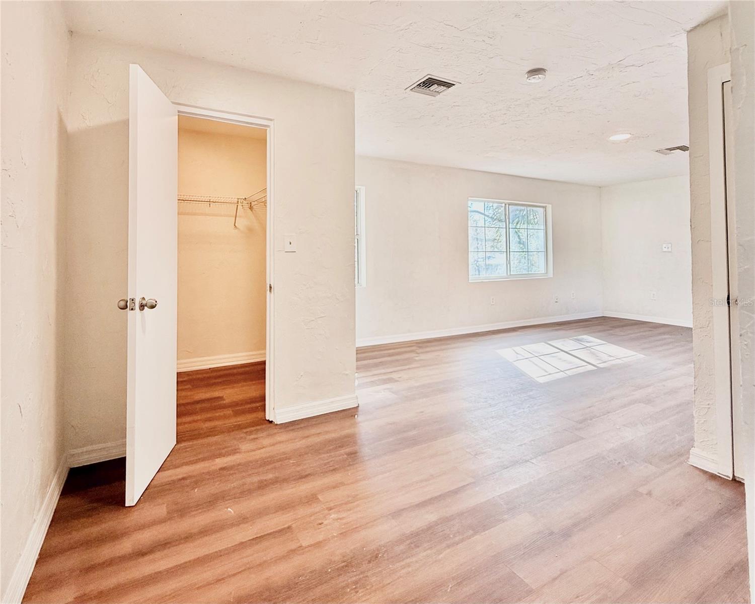 Image 28 of 41 For 821 22nd Terrace