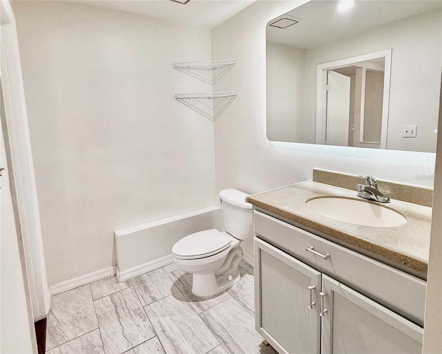 Image 33 of 41 For 821 22nd Terrace