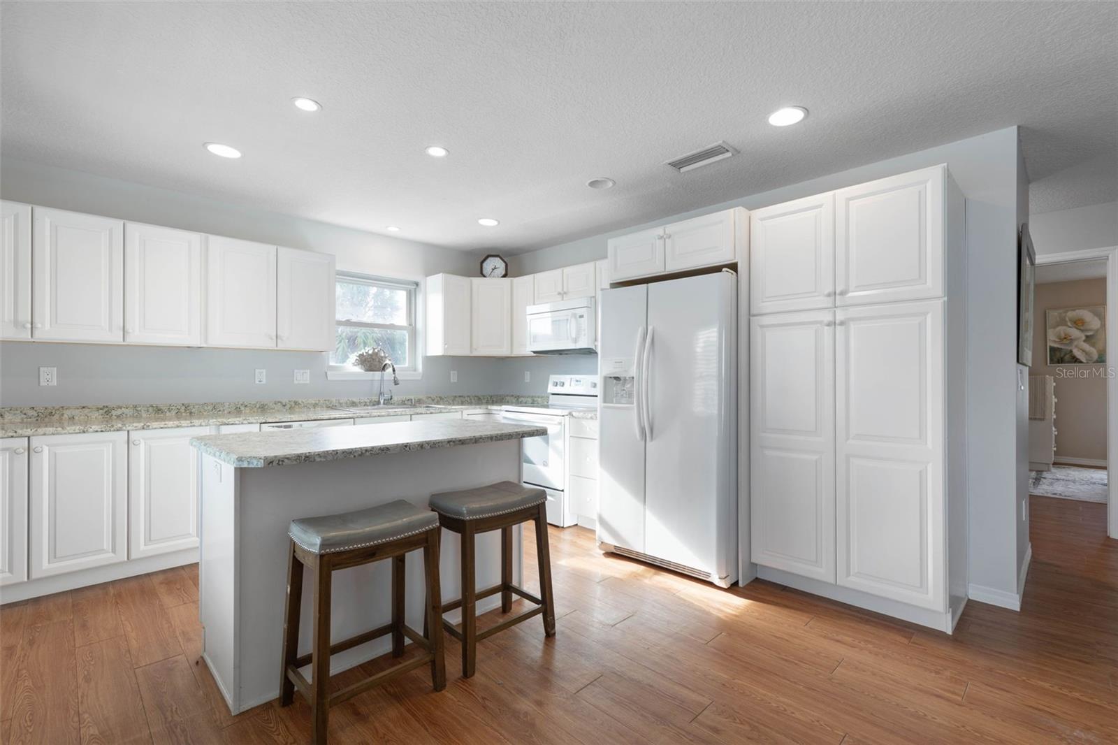 Image 14 of 40 For 601 Central Avenue A