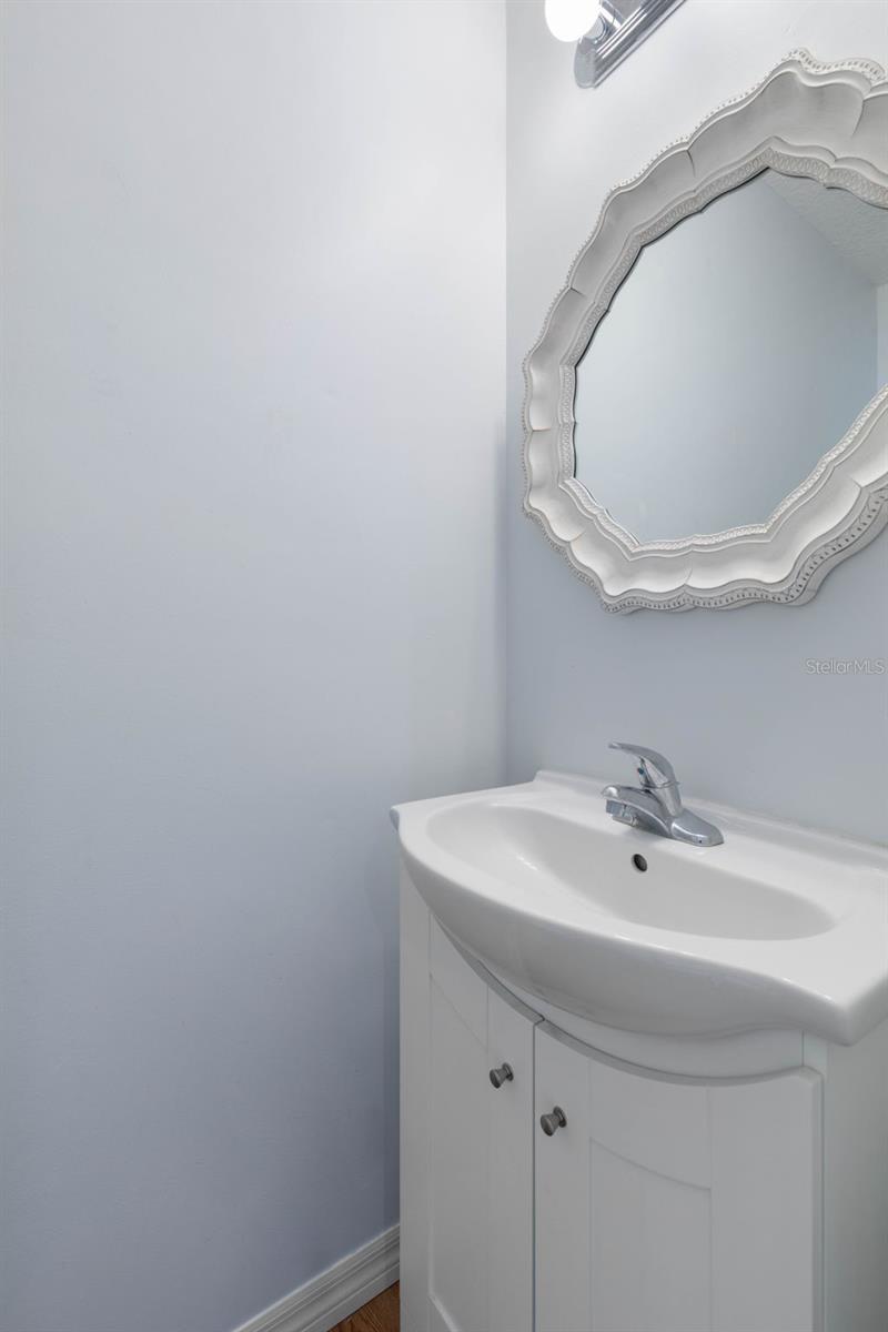 Image 24 of 40 For 601 Central Avenue A