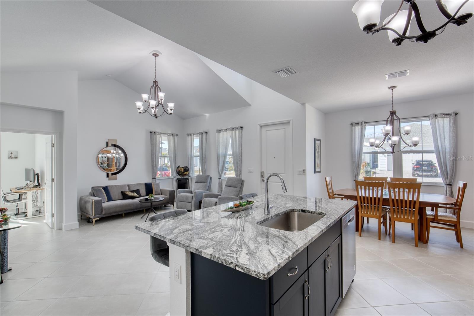 Image 15 of 71 For 198 Gypsy Palace Lane