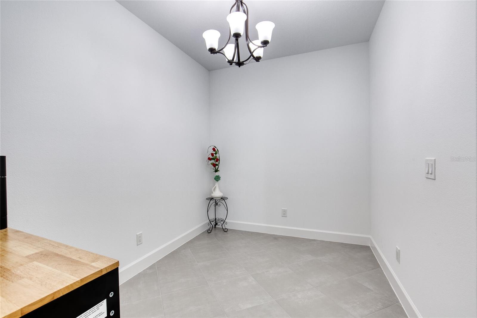 Image 30 of 71 For 198 Gypsy Palace Lane