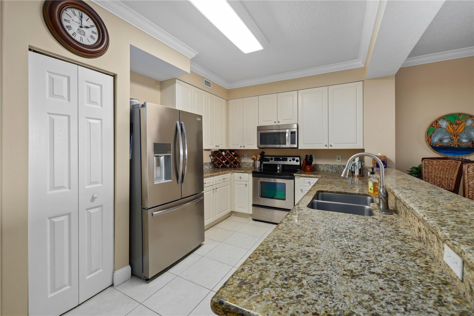 Image 18 of 58 For 60 Surfview Drive 105