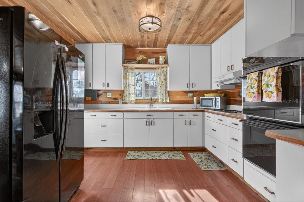 Image 22 of 69 For 16815 95th Avenue