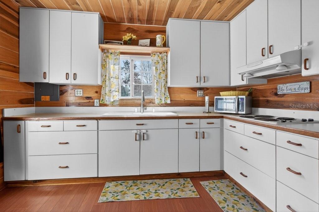 Image 23 of 69 For 16815 95th Avenue