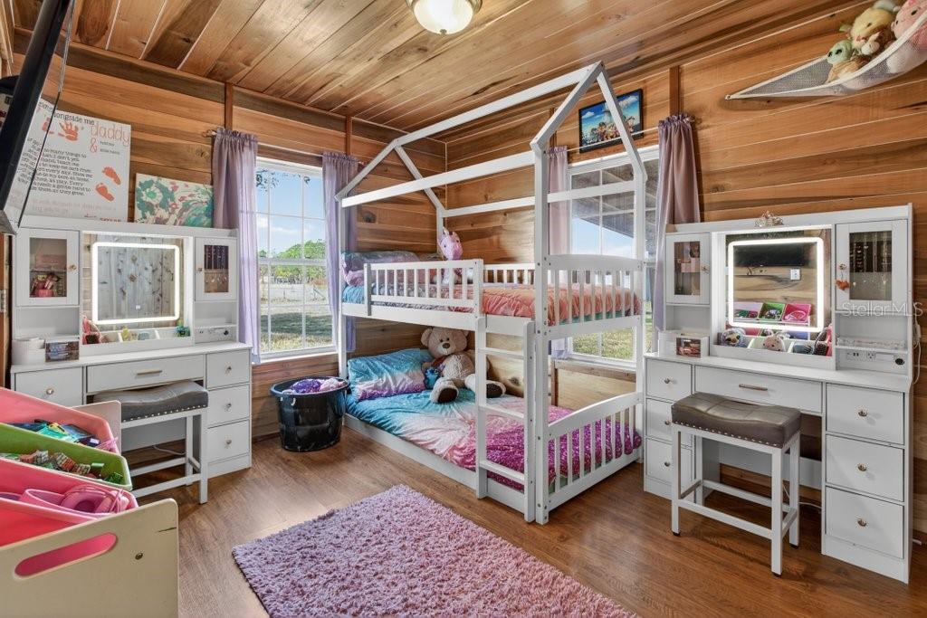 Image 27 of 69 For 16815 95th Avenue