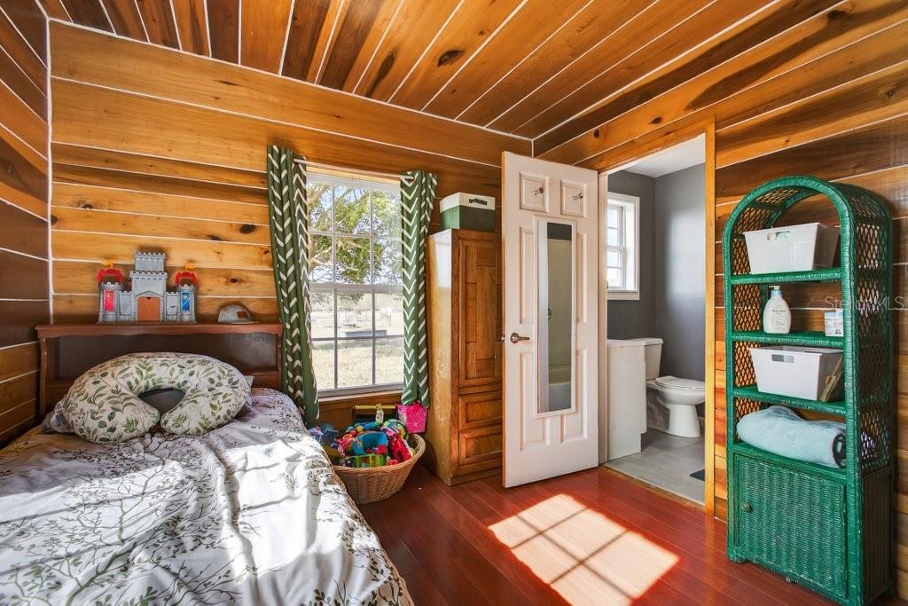 Image 31 of 69 For 16815 95th Avenue