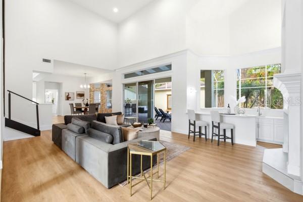 Image 13 of 70 For 18 Foxfords Chase